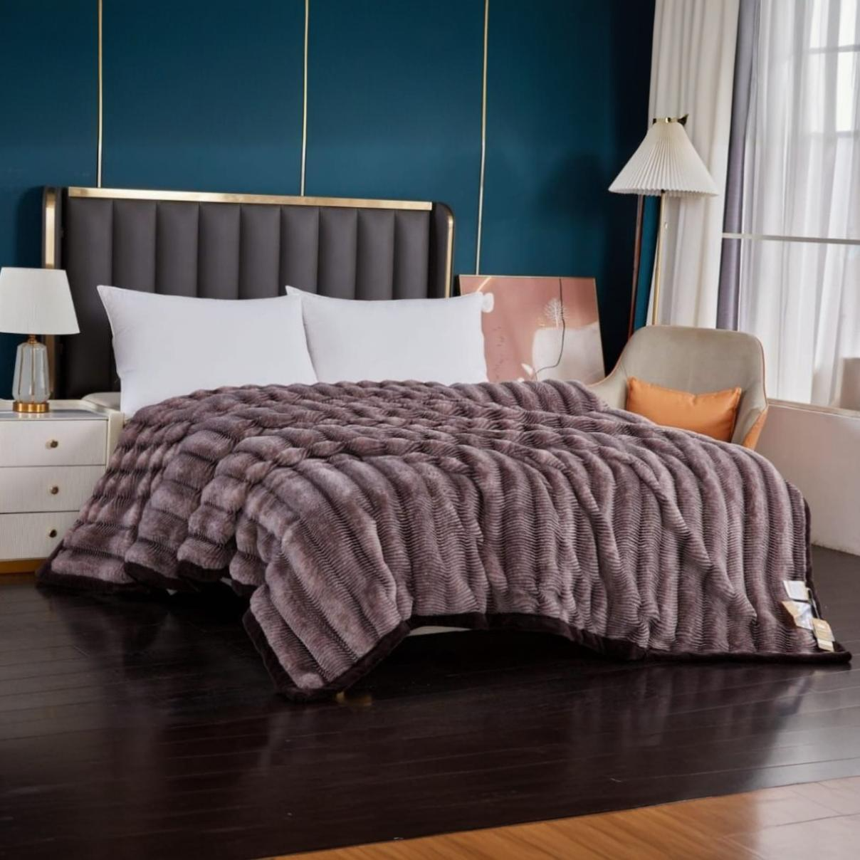 Claire Blanket