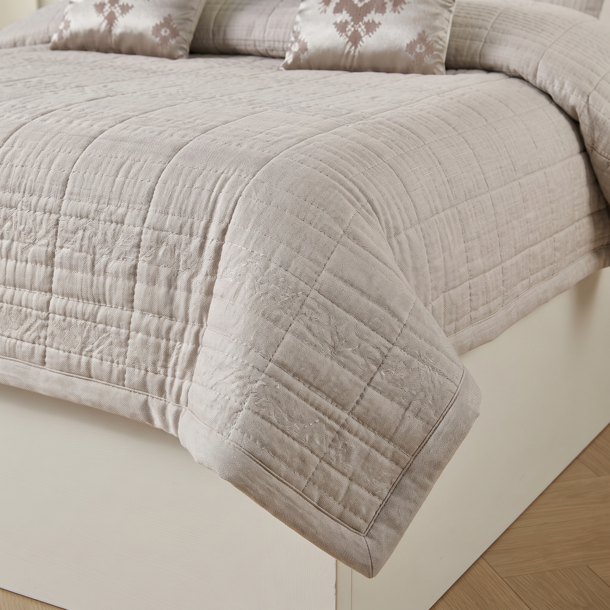 Carlos Premium Bedcover Set