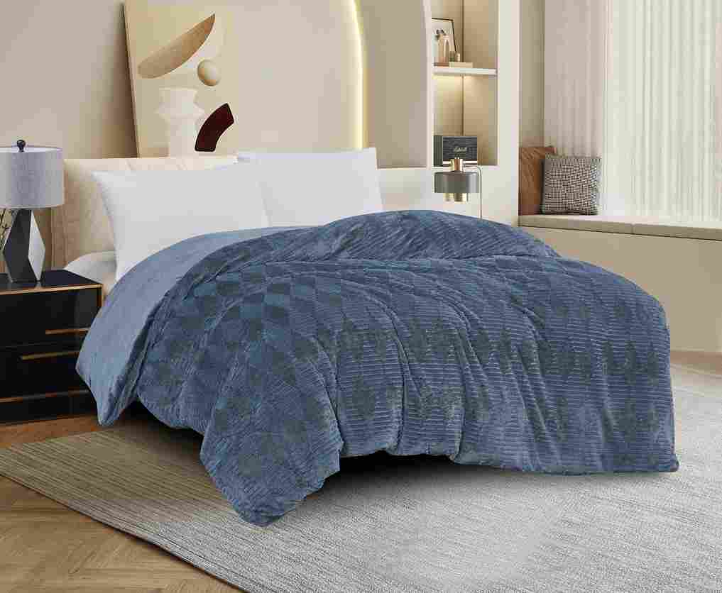 Lyra Winter Comforter