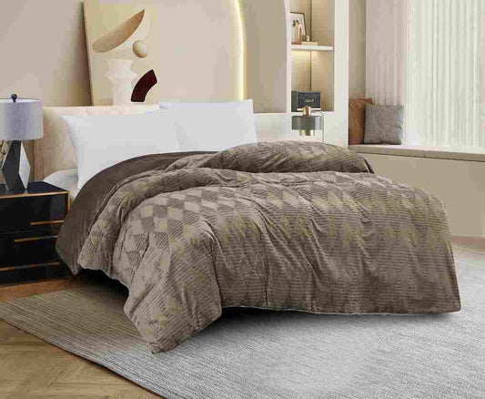 Lyra Winter Comforter